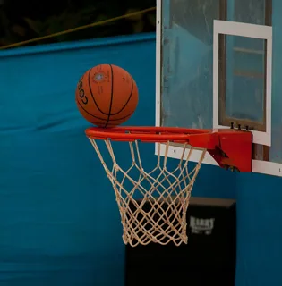 关注我们的Instagram - NBA主客场